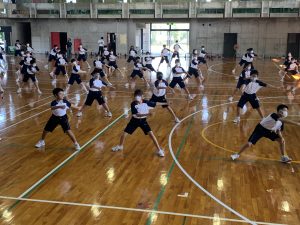 運動会ダンス練習（１年） (6)